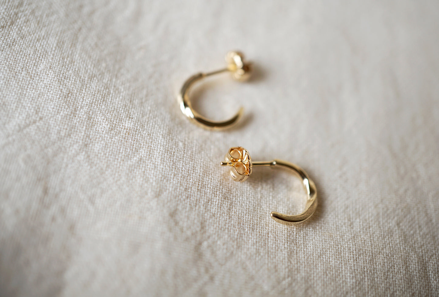 Small twist hoops